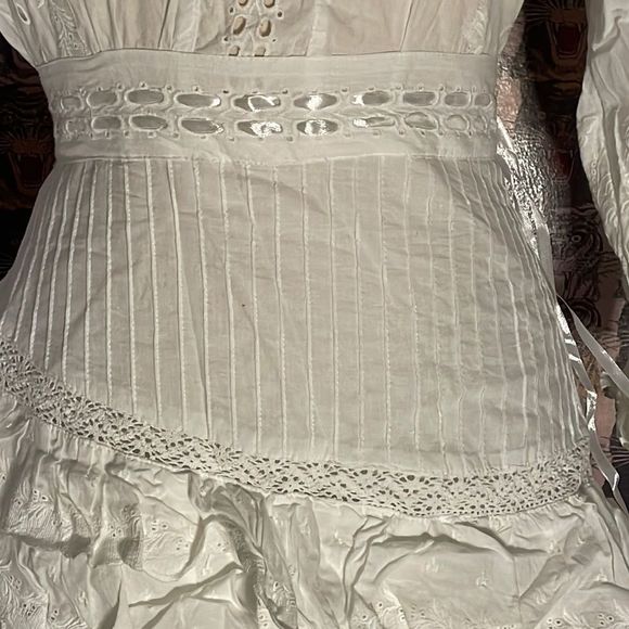 Yvonne & Love dress - Picture 5 of 11